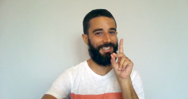 Rafa, hace crossfit y su barba es vegana como él.